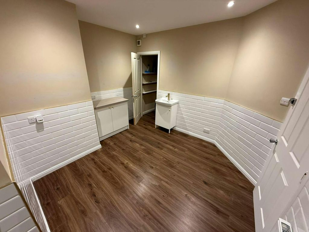 Property photo 2 of 6 Internal 3.Jpg