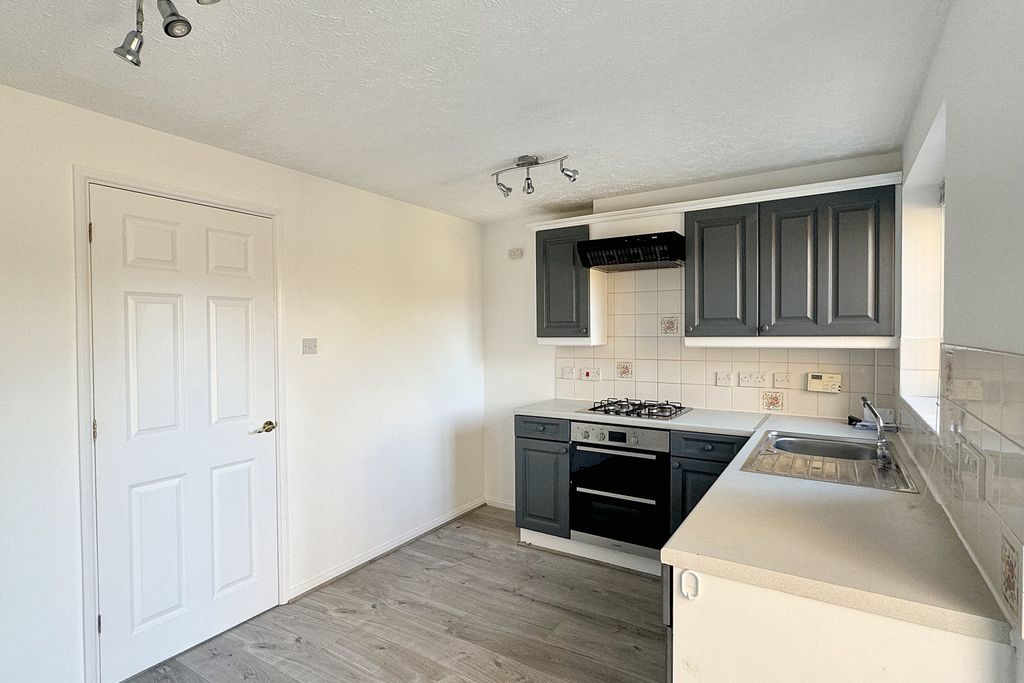 Property photo 3 of 12 Img_4378