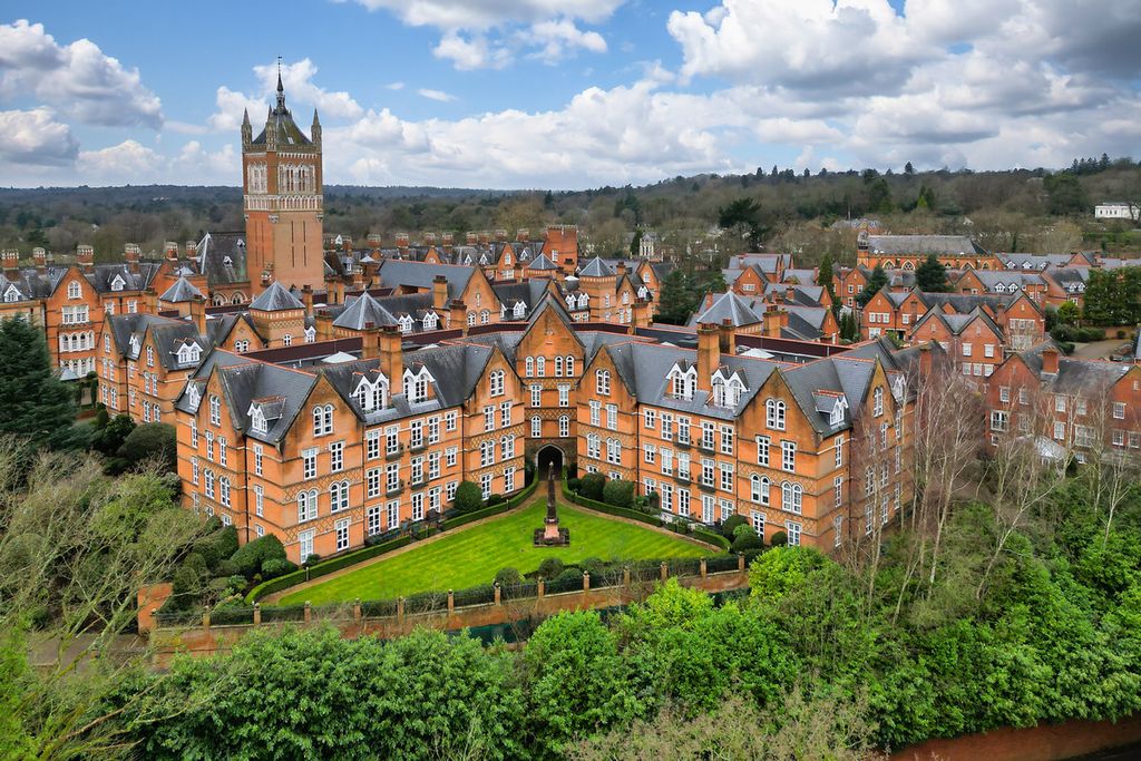 Property photo 1 of 50