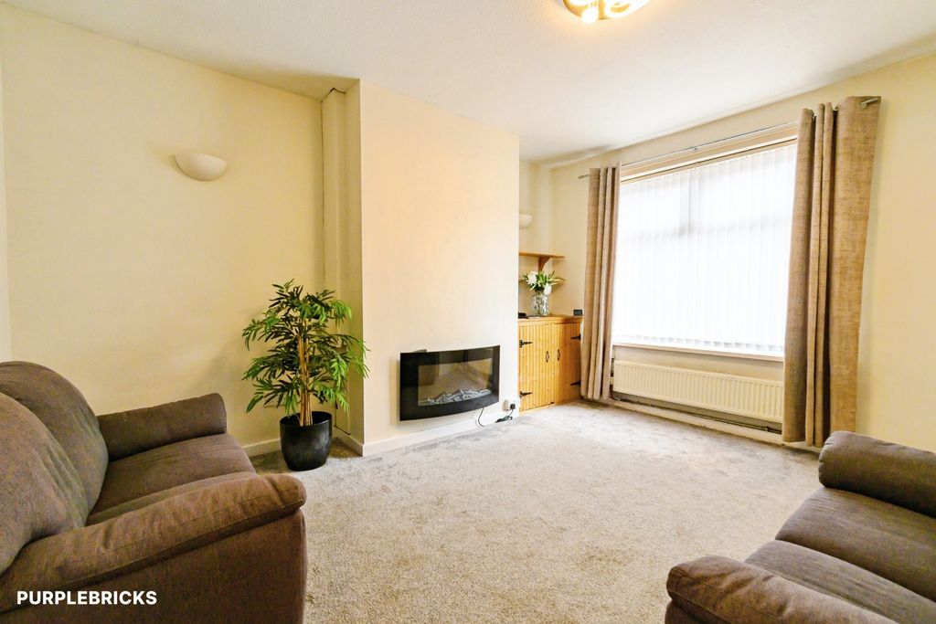 Property photo 2 of 26
