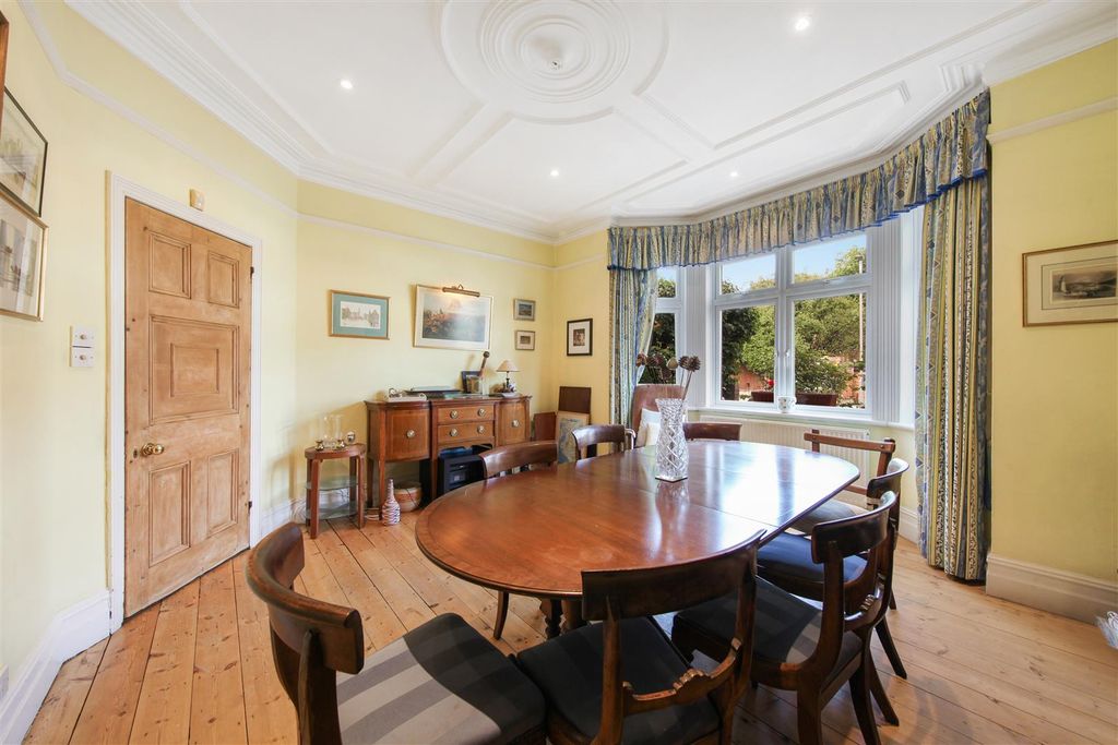 Property photo 3 of 16 Dungarvan Avenue