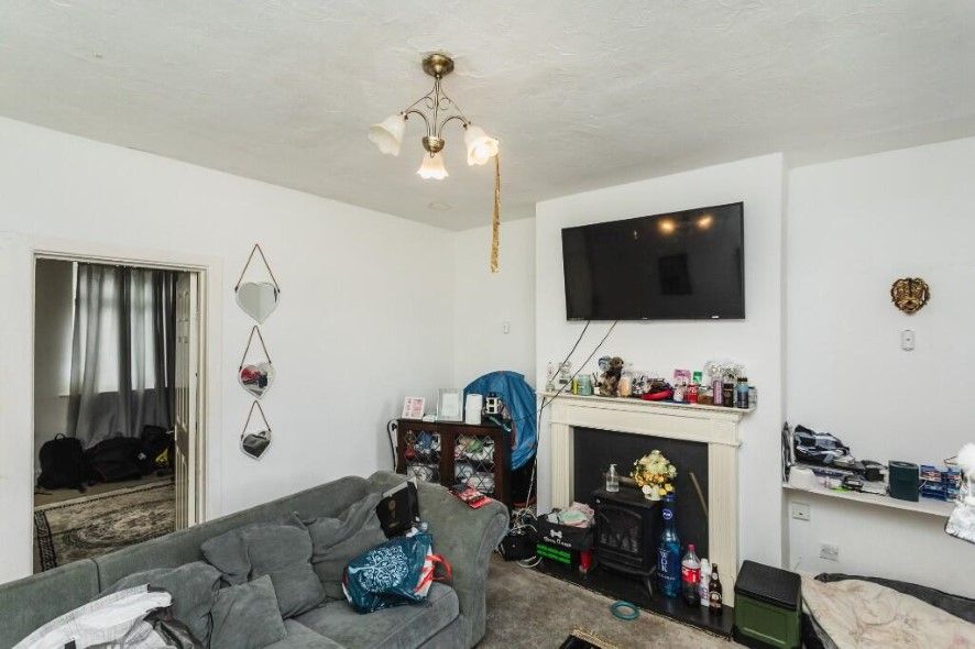 Property photo 2 of 18