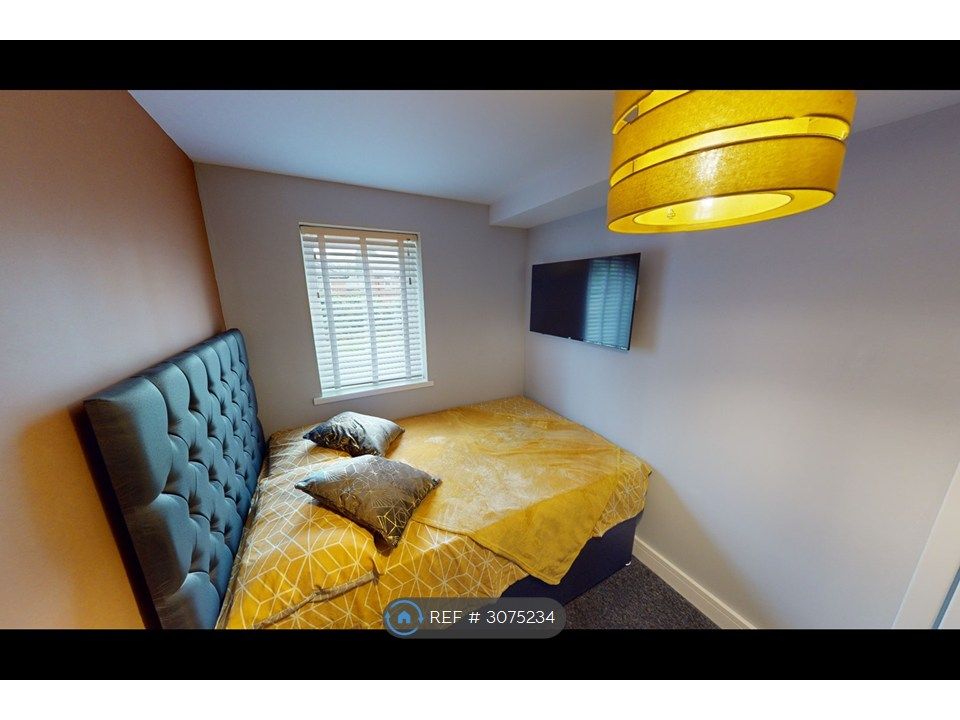 Property photo 3 of 13 Room 3