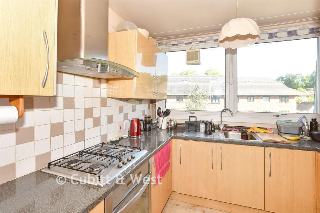 Property photo 3 of 14 Kitchen