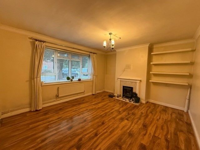 Property photo 2 of 9 4