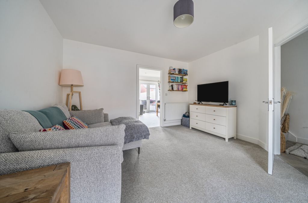 Property photo 2 of 25 1359390-20-68d26735282De