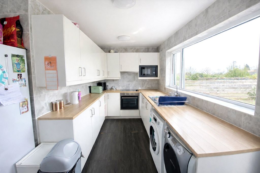 Property photo 3 of 22 Picture No. 19