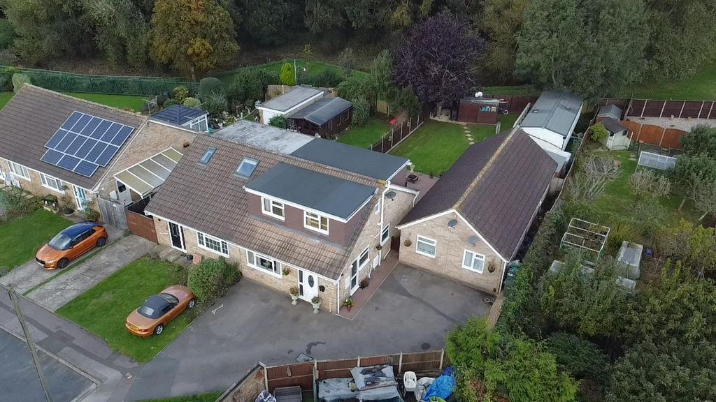 Property photo 2 of 43