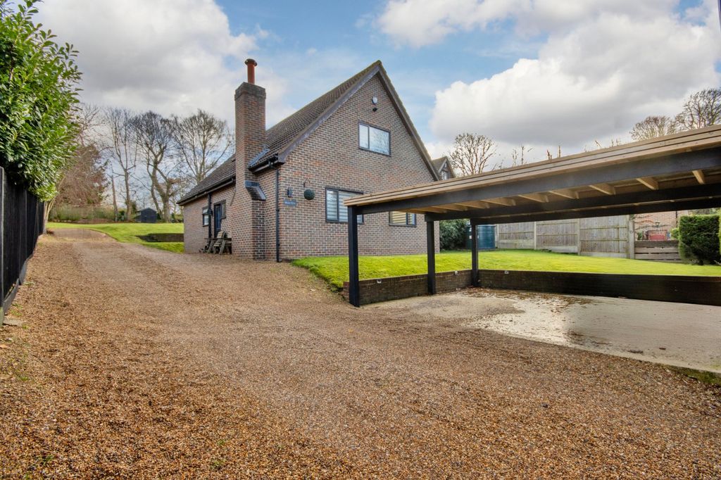 Property photo 2 of 21 External