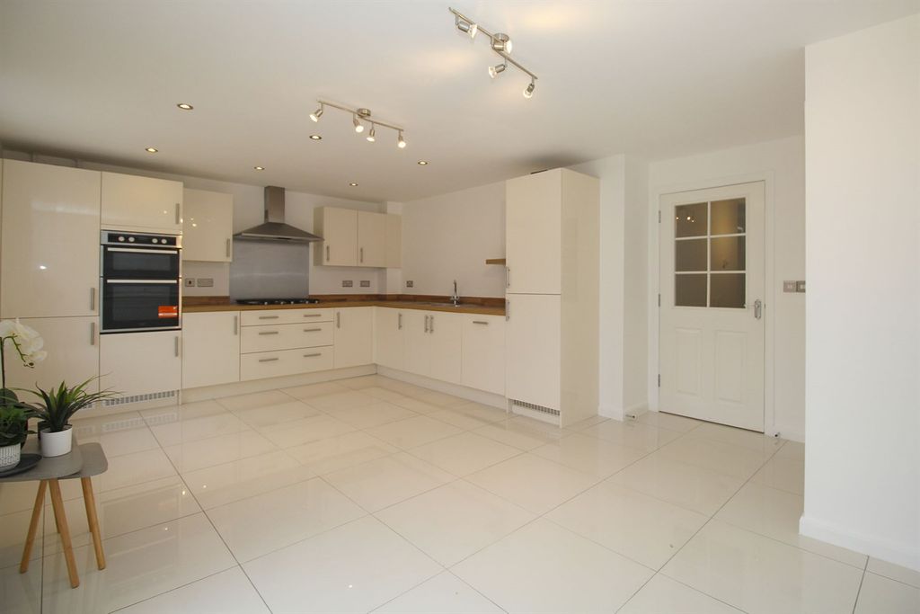 Property photo 1 of 35 Kitchen / Diner