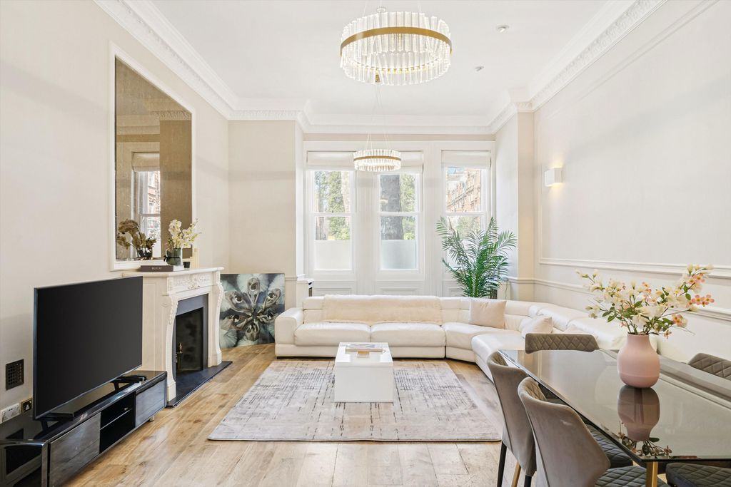 Property photo 1 of 18 Image