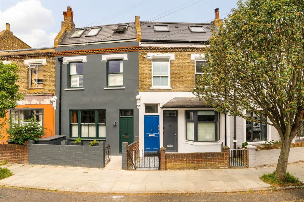 Property photo 1 of 8