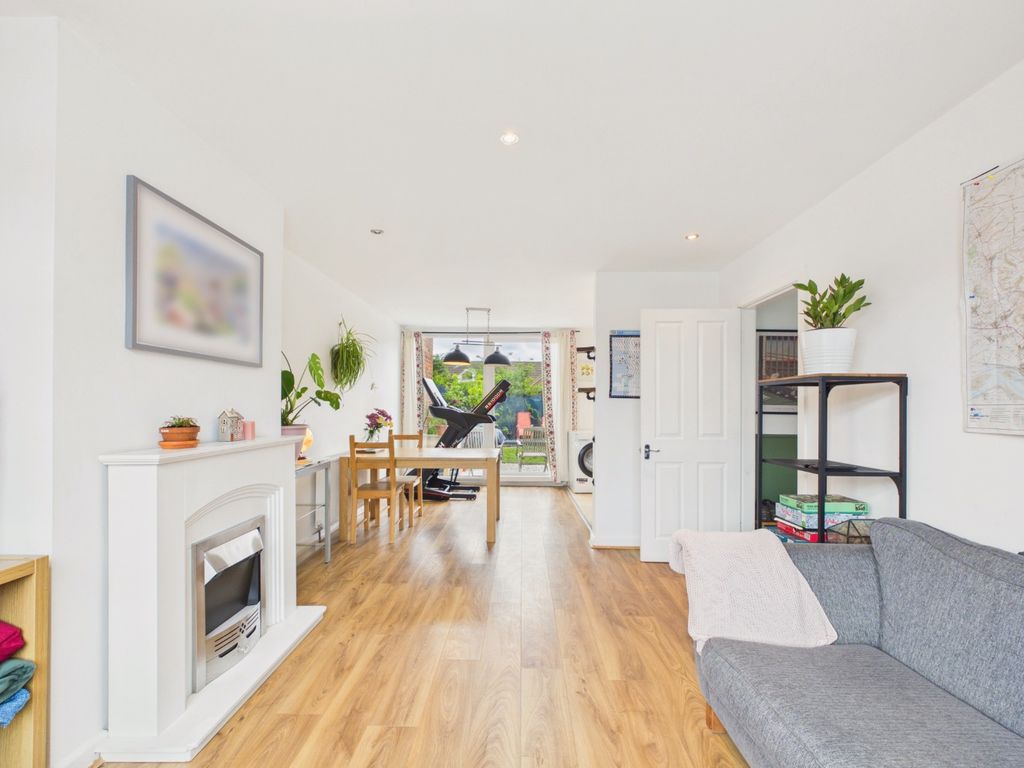 Property photo 2 of 18 4990045