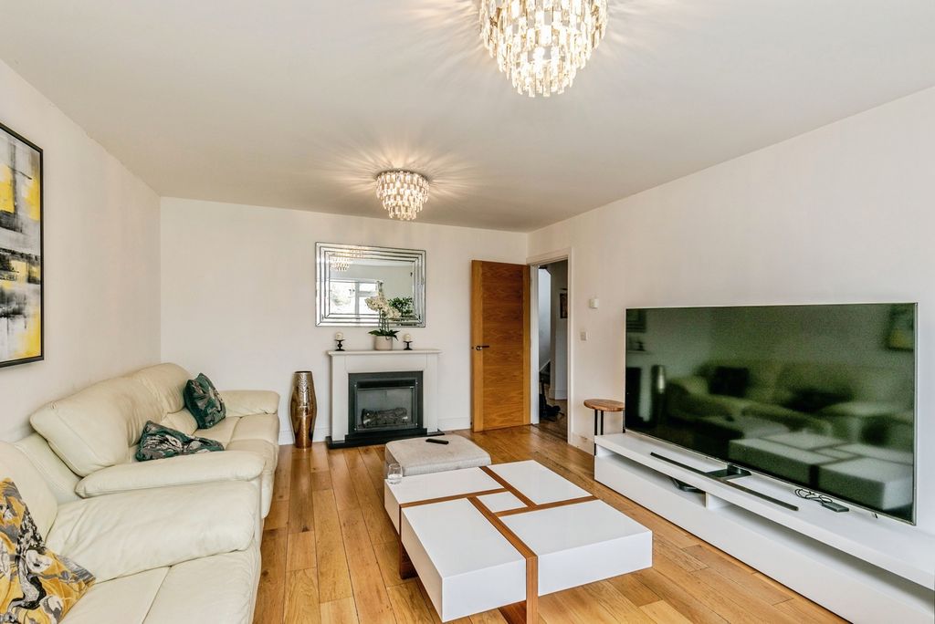 Property photo 2 of 24 Pbox-Img.Jpg