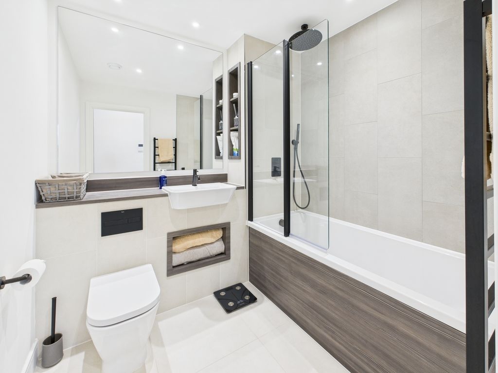 Property photo 2 of 35