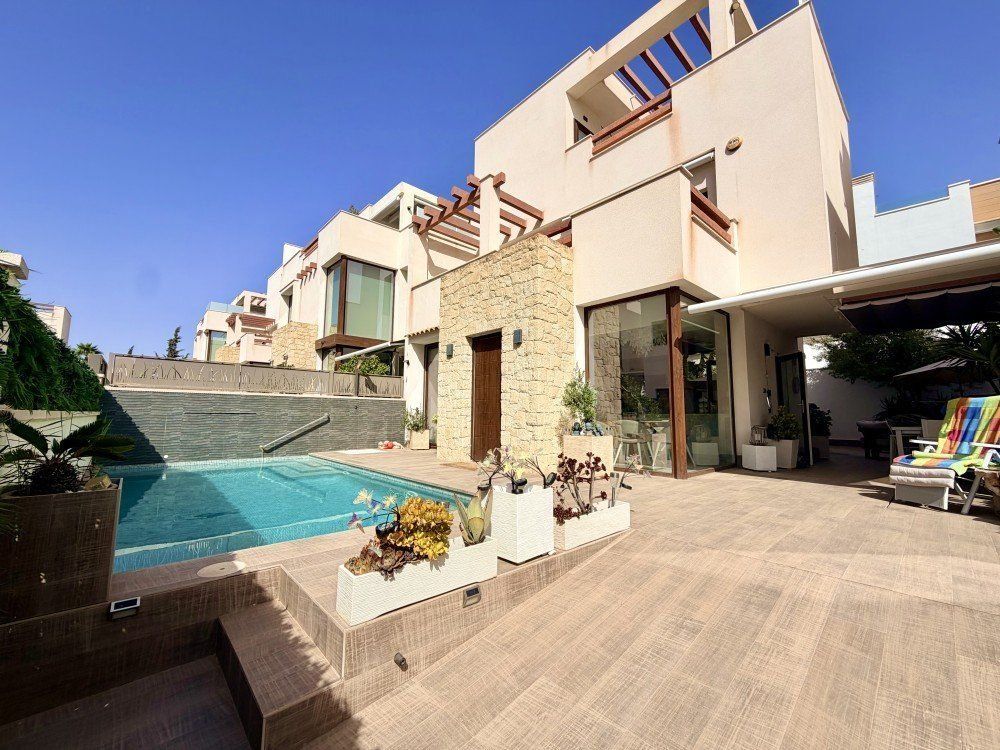 Property photo 1 of 25 Semi-Detached Villa With Private Pool In Ciudad Quesada, Costa Blanca