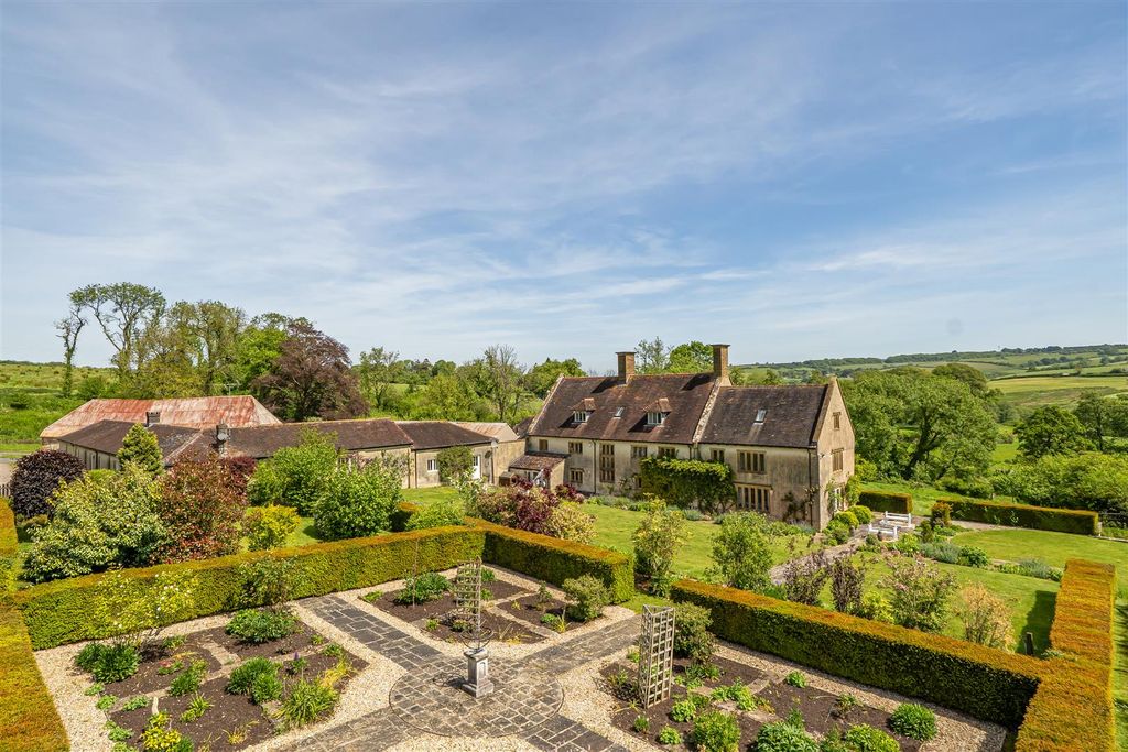 Property photo 1 of 35 Higher Holway Farm