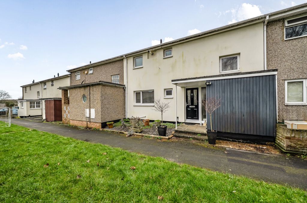 Property photo 1 of 9 1418176-19-699d93...