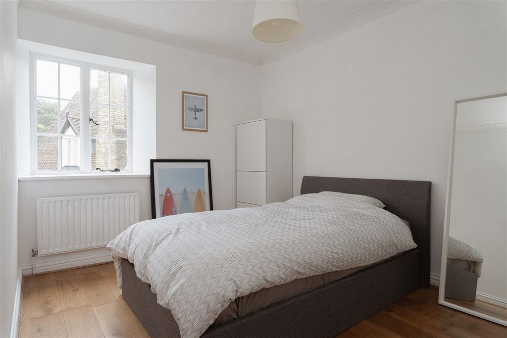 Additional image 10 of 2 bed terraced house for saleWarrenne Way, Reigate RH2