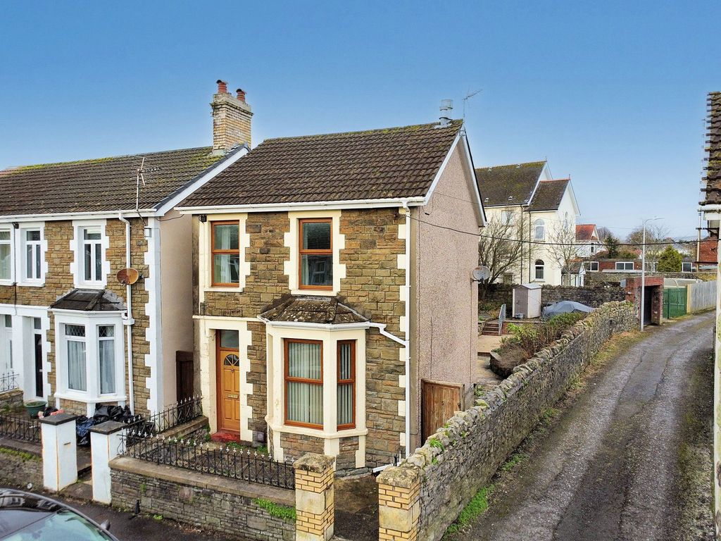 Property photo 1 of 35
