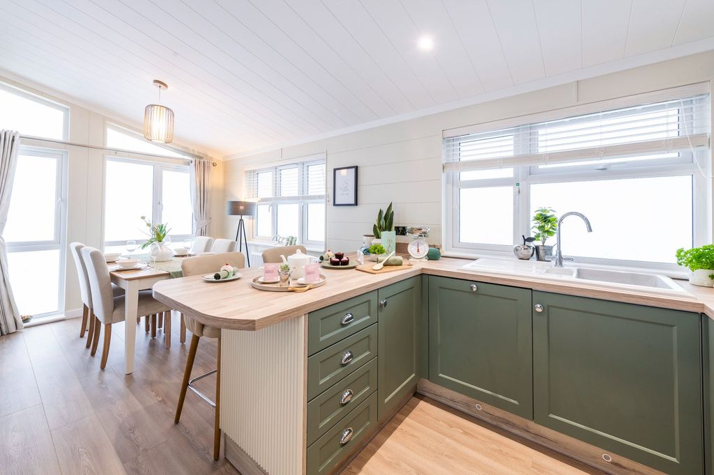 Property photo 2 of 25