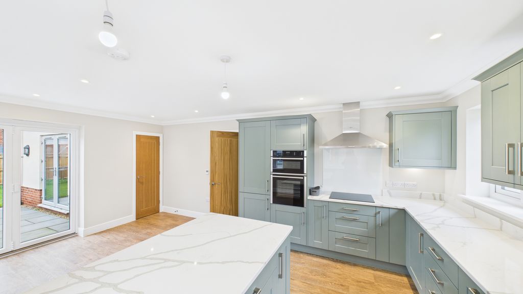 Property photo 3 of 13