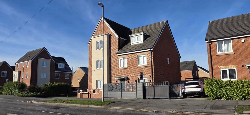 Property photo 1 of 31