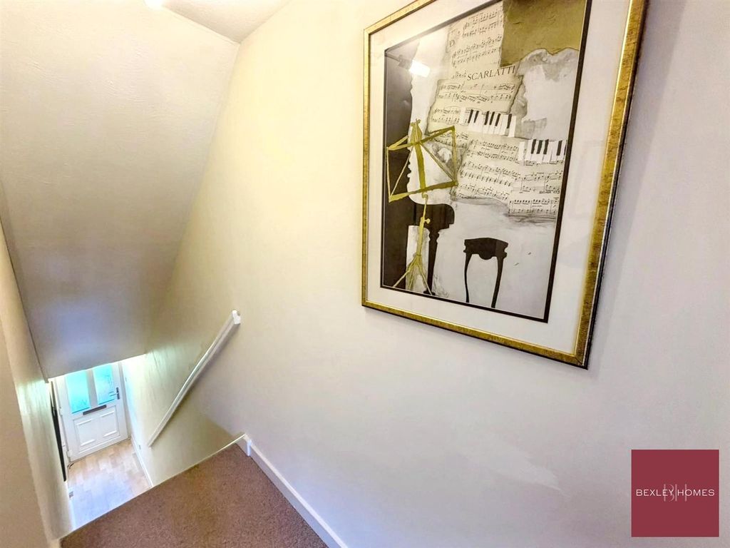 Property photo 3 of 8 Stairs.Jpg