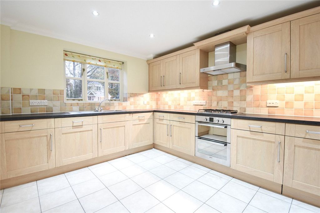 Property photo 2 of 13 Picture No. 30