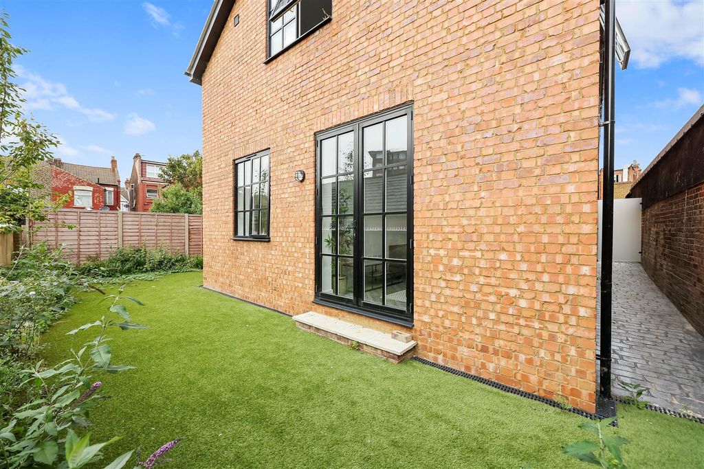 Property photo 2 of 14 Levi0474.Jpg