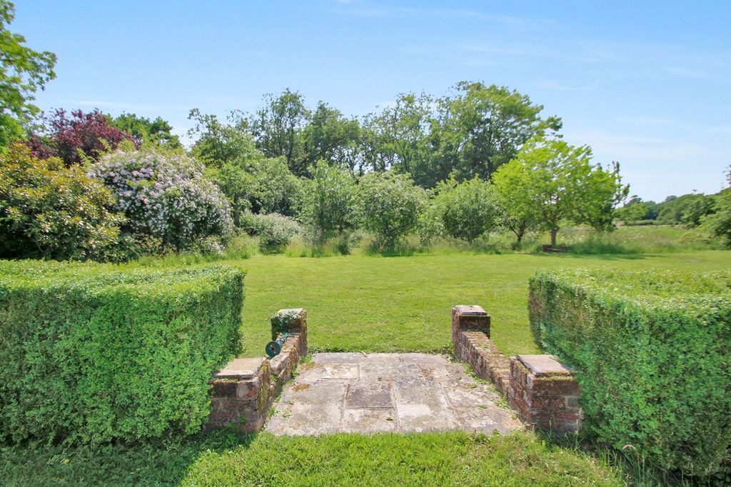 Property photo 2 of 39
