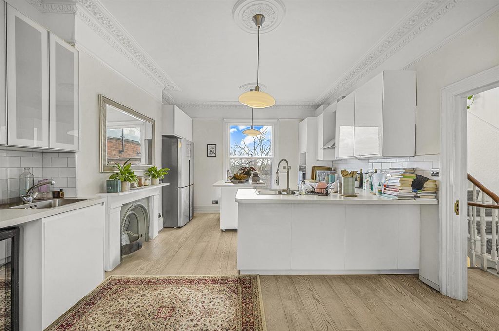 Property photo 2 of 12 Kitchen2 (5).Jpg