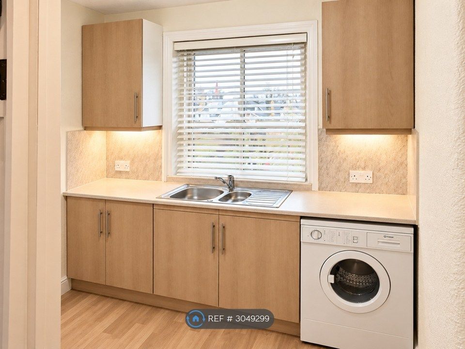 Property photo 1 of 8 Kitchen 1