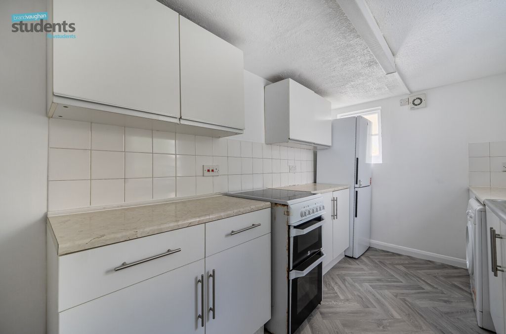 Property photo 3 of 10 3A9c1Bdb-8E03-43E...