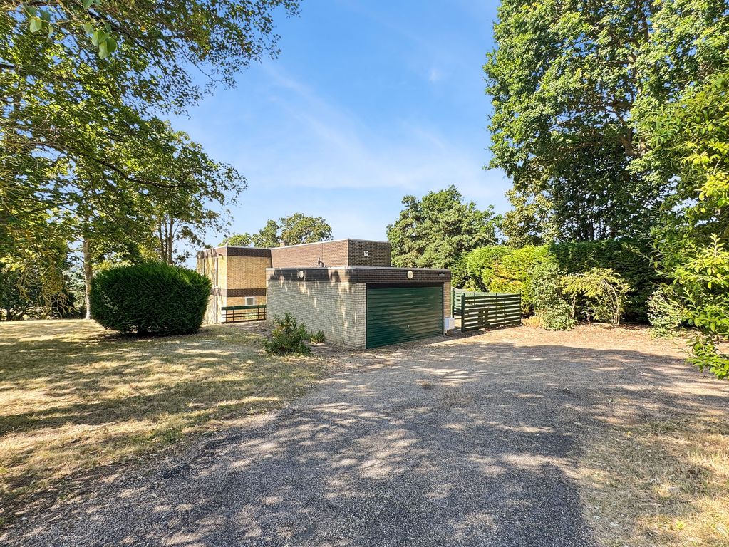 Property photo 1 of 26