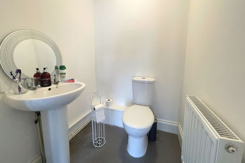 Property photo 3 of 6 Cloakroom