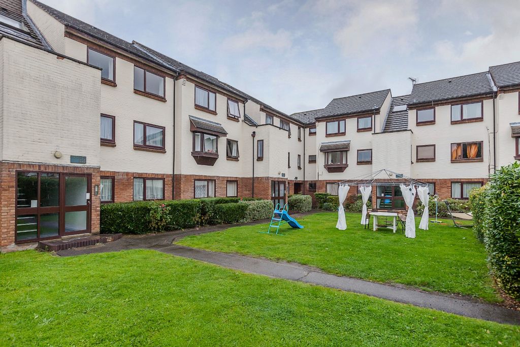 Property photo 2 of 10 5121251