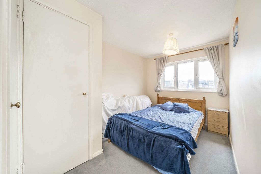 Property photo 3 of 4