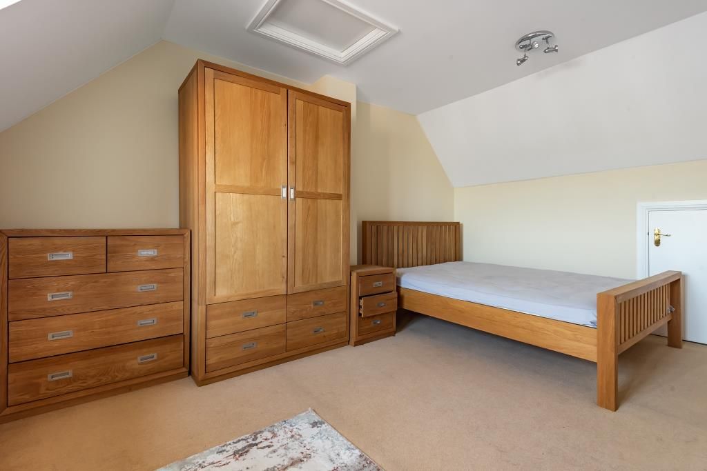 Property photo 3 of 10 Bedroom