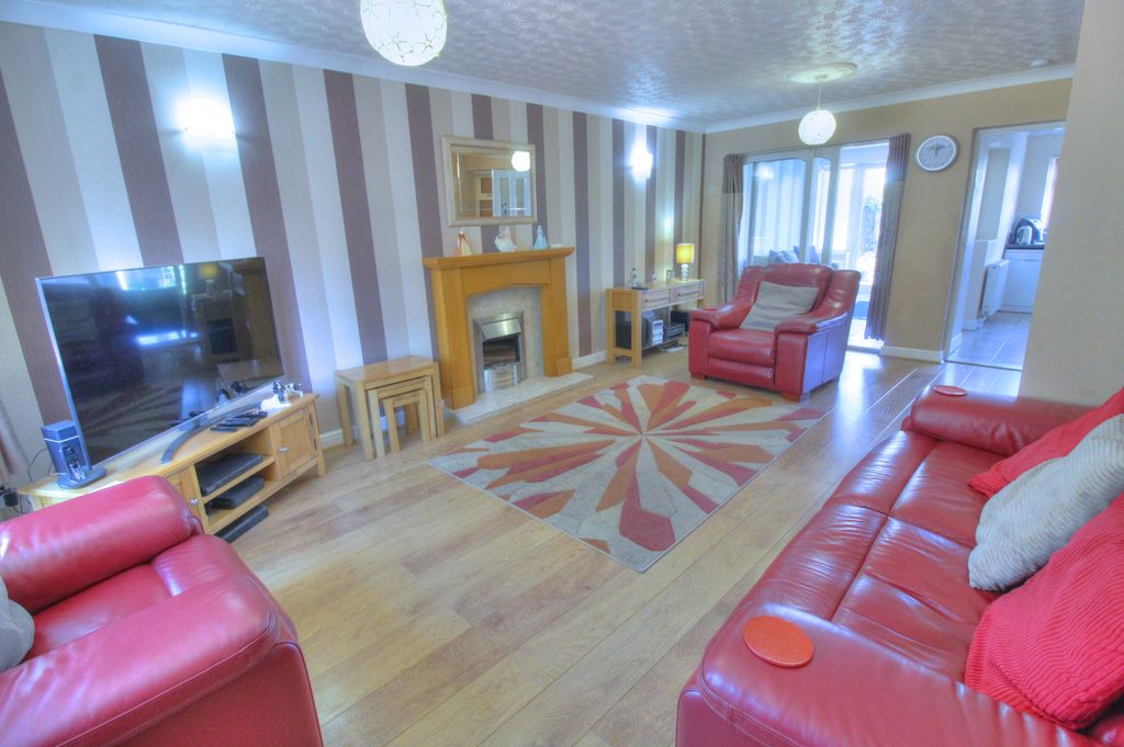 Property photo 3 of 20 Lounge Diner