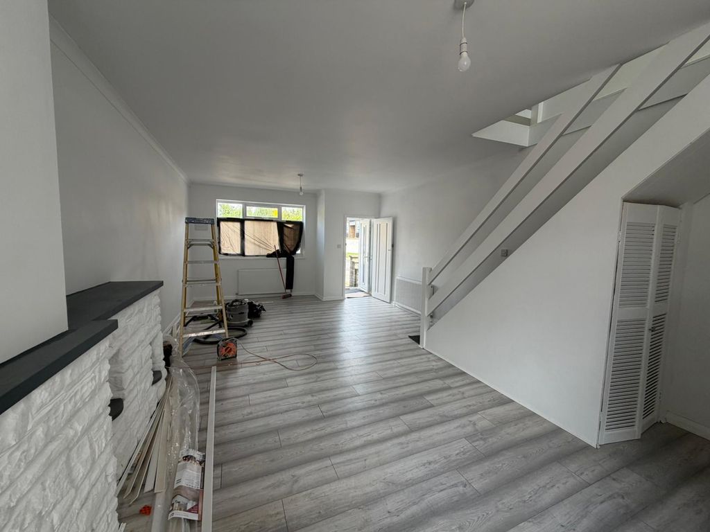 Property photo 2 of 15 Gallery