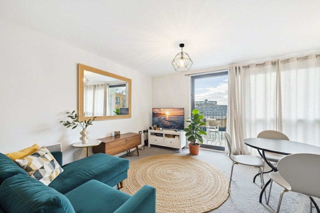 Property photo 1 of 6 Picture No. 21