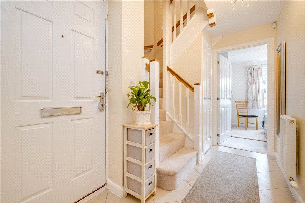 Property photo 3 of 19 Entrance