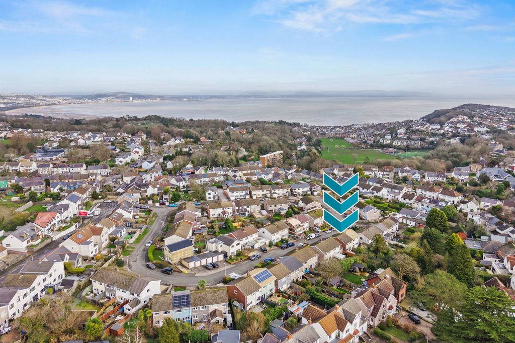 Property photo 2 of 20