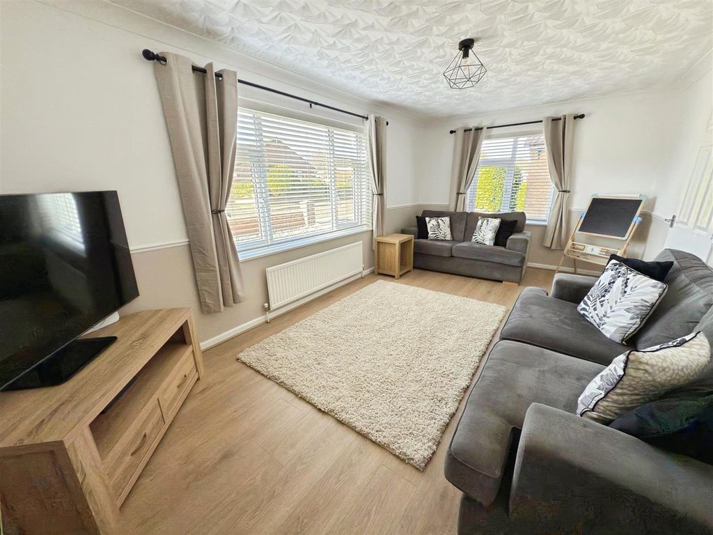 Property photo 2 of 20 Windermere Park (8).Jpg