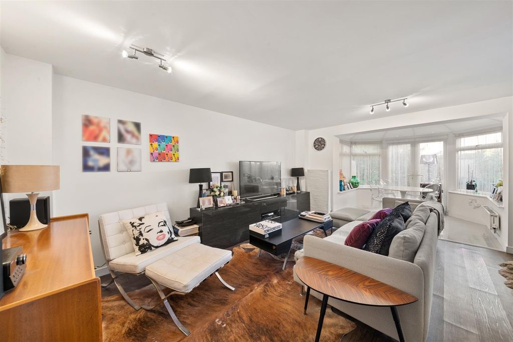 Property photo 3 of 17
