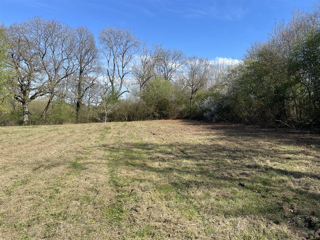 Property photo 2 of 9 2