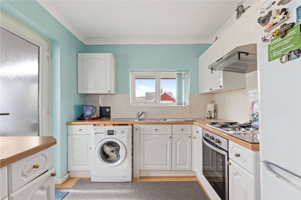 Property photo 3 of 14 Kitchen