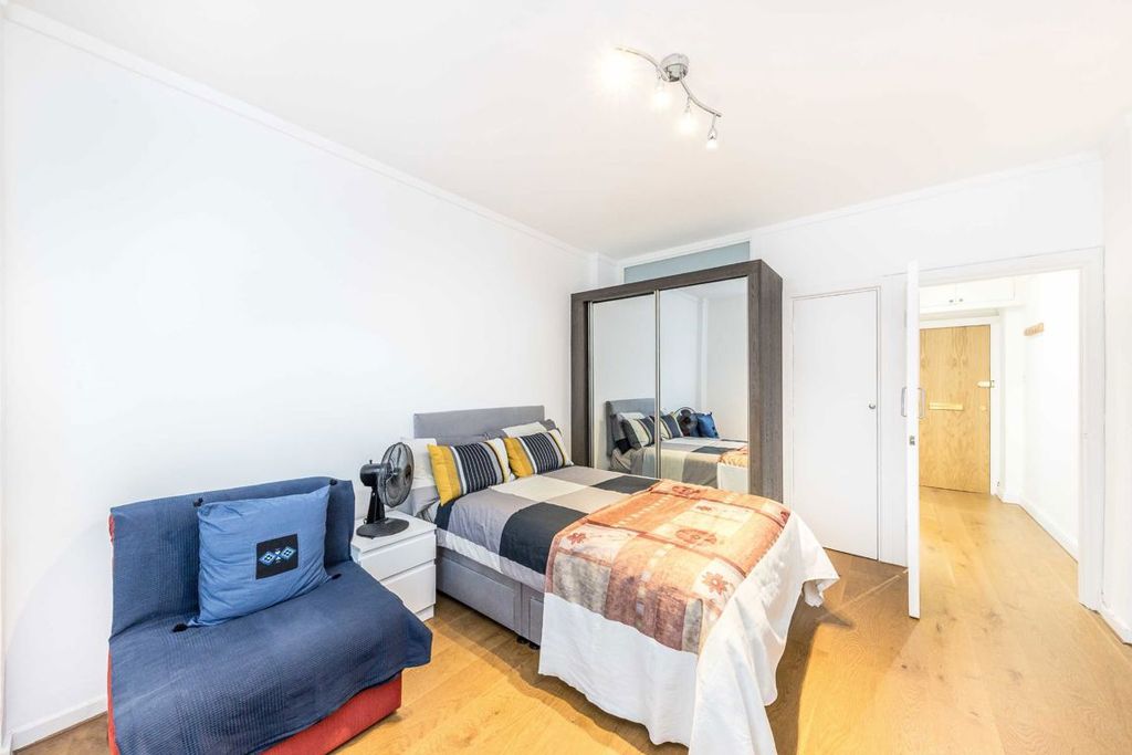 Property photo 3 of 4