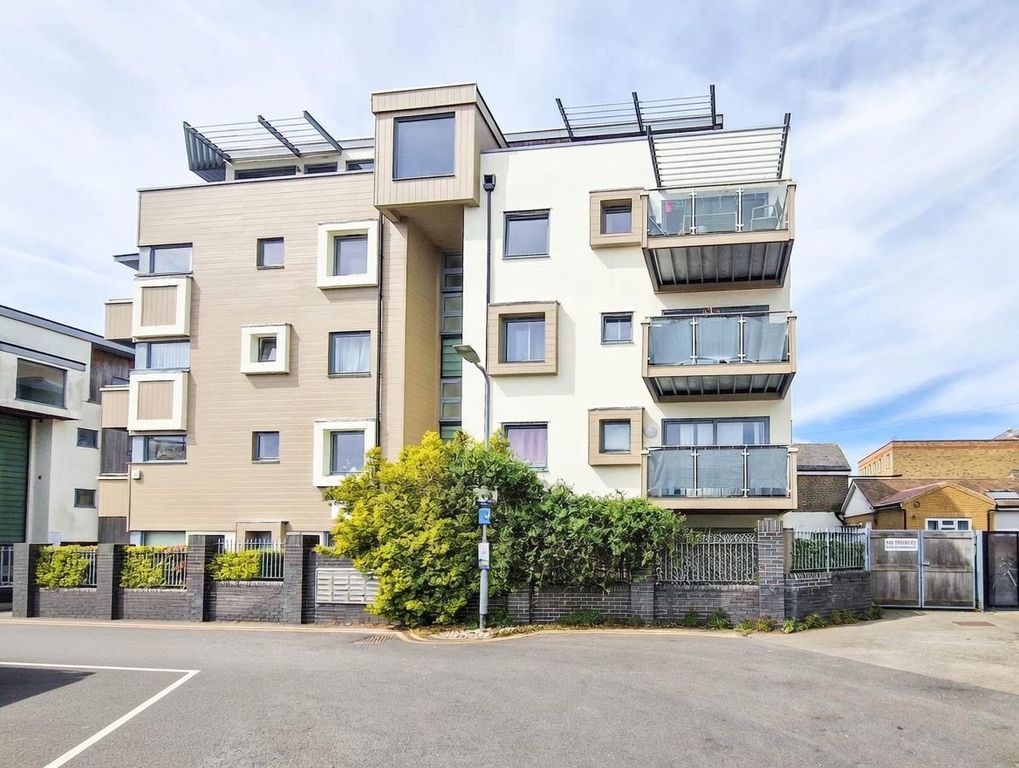 Property photo 1 of 10 Front (Exterior)